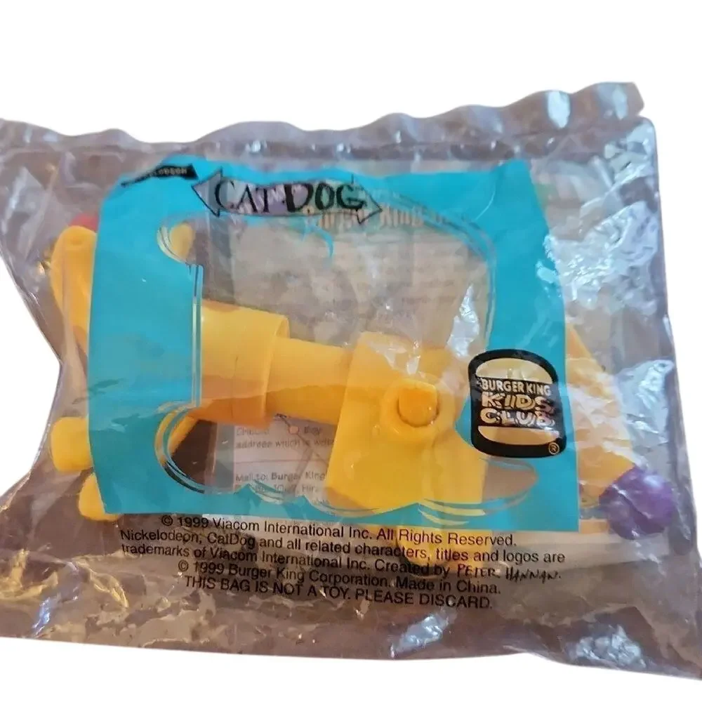 Nickelodeon Yellow Cat Dog Action Figure Burger King Toy Unopened vintage